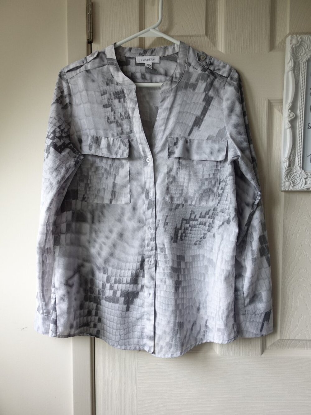 Calvin Klein Gray White Snake-Print Button-Front Blouse